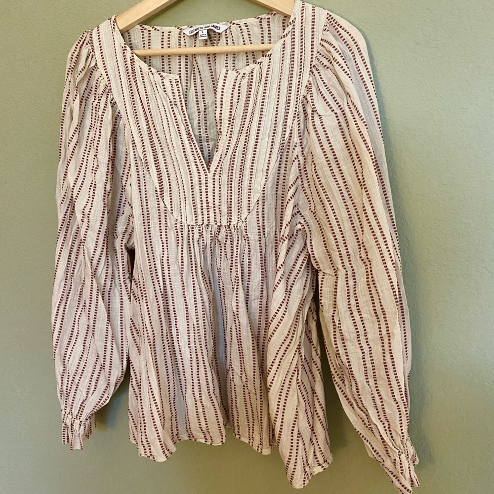 Elizabeth and James Striped Lightweight Peasant Top sz L, great condition!